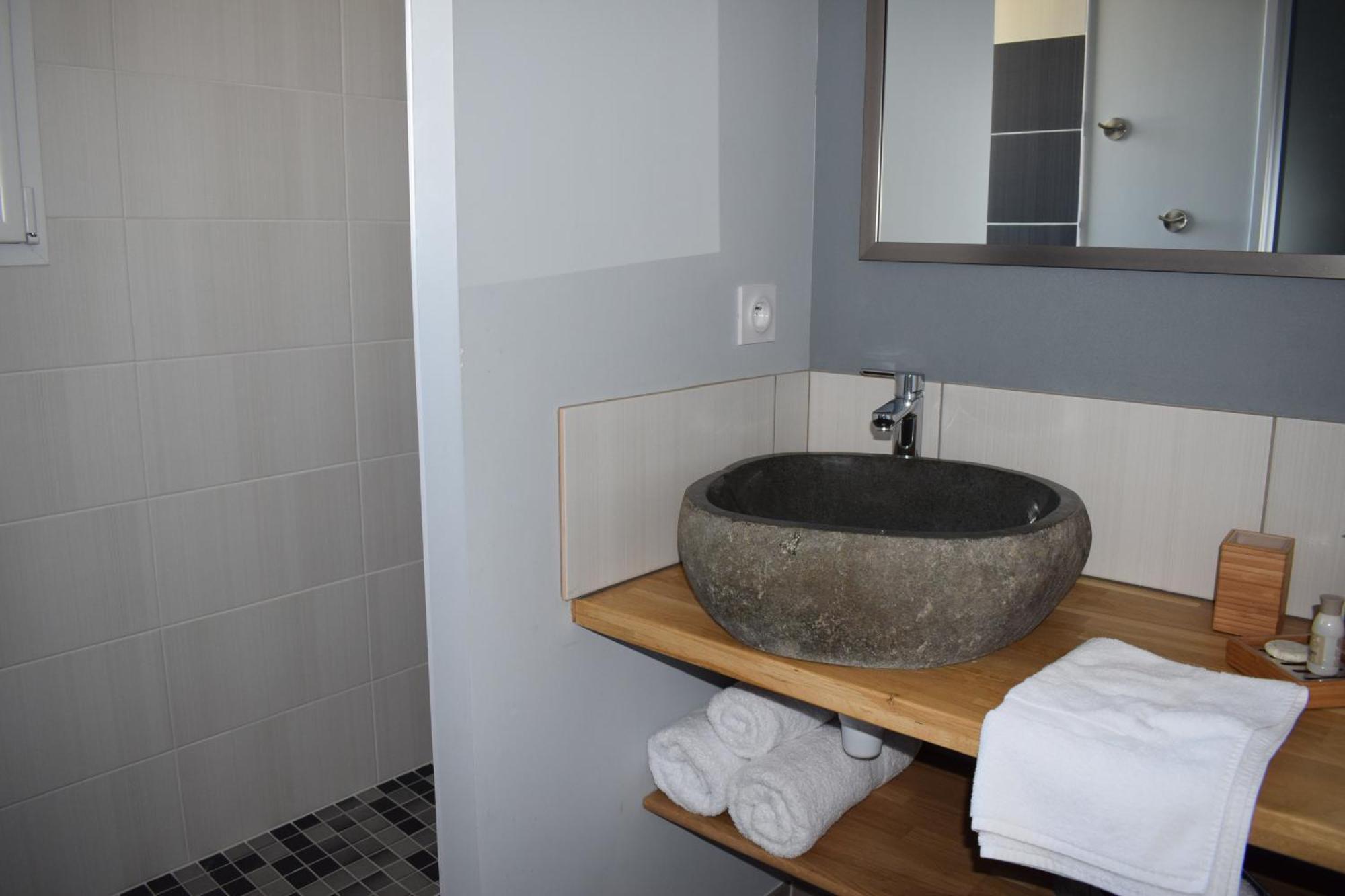 La Sarlamandre, Chambres et table d'Hôtes Marcillac-Saint-Quentin Extérieur photo